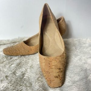 Aerosoles Cork Small Heel in Camel Brown